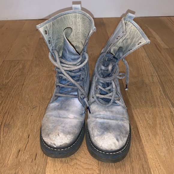 Distressed baby blue laced up boots. Purchased at “Via Maestra” in Milan, ITA - Picture 2 of 9